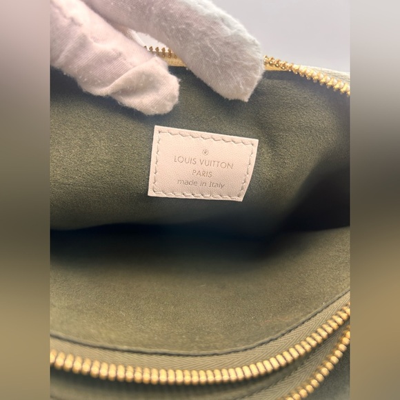 Louis Vuitton Coussin PM Cream Monogram Empreinte Gold Chain Strap - Picture 16 of 16